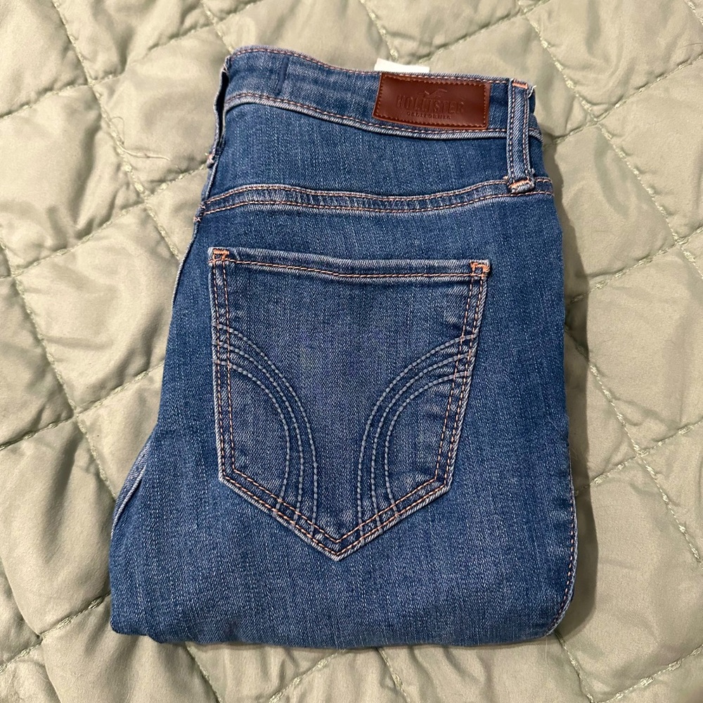 distressed hollister jeggings